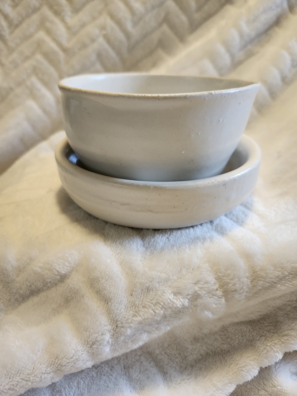 Minimalist Ceramic White Berry Bowl Set - Home Art